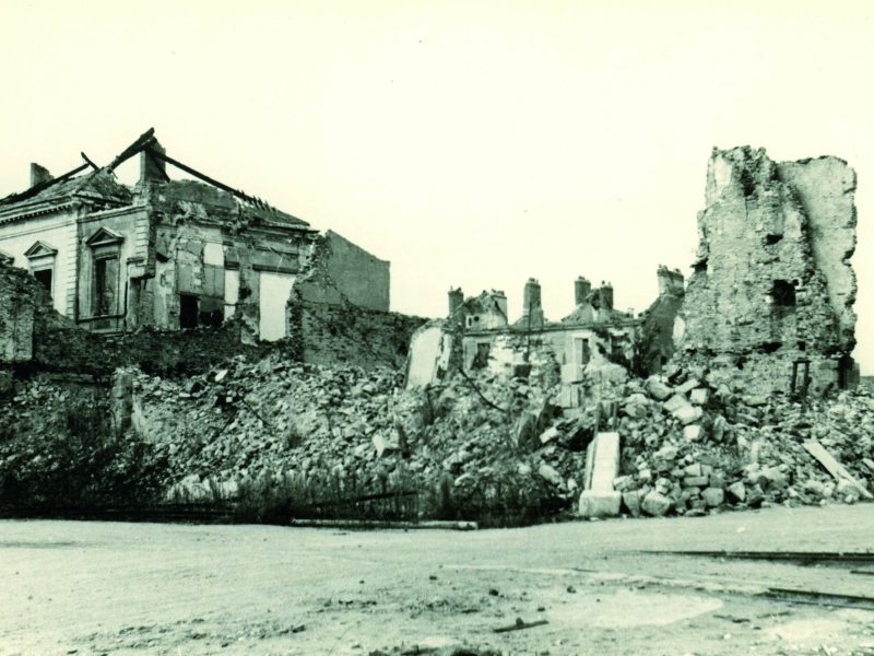 L'Hôtel de Ville en ruine